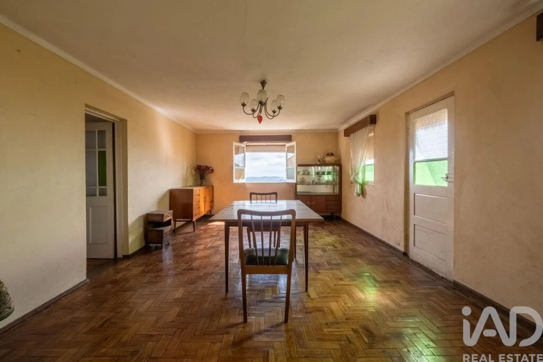 Moradia T5 para Venda em Trezoi Foto 10