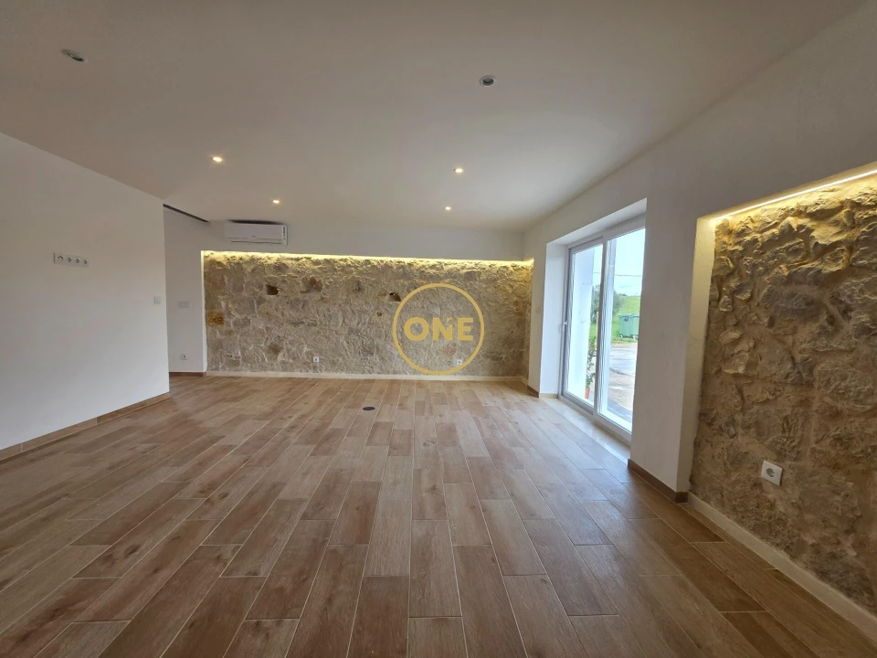 Moradia T2 para Venda em Arneiro das Milhariças Foto 8