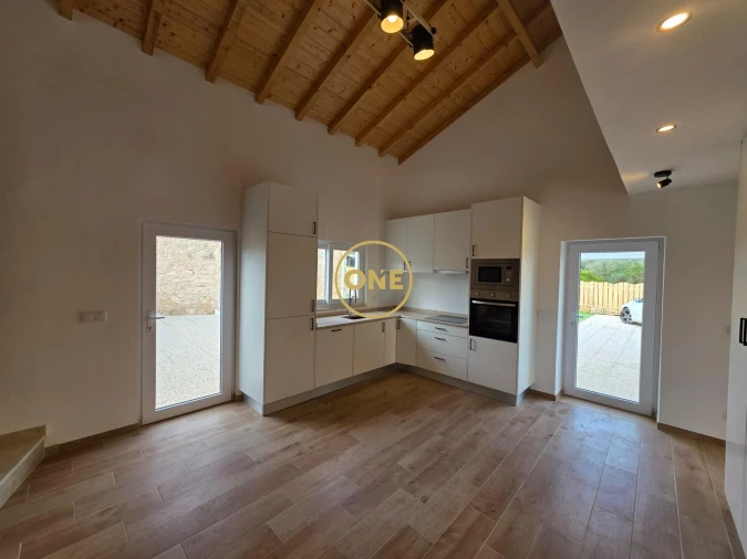 Moradia T2 para Venda em Arneiro das Milhariças Foto 4