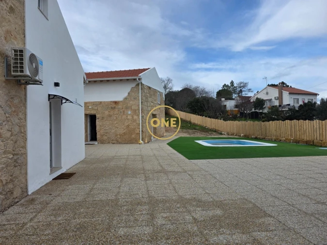 Moradia T2 para Venda em Arneiro das Milhariças Foto 2