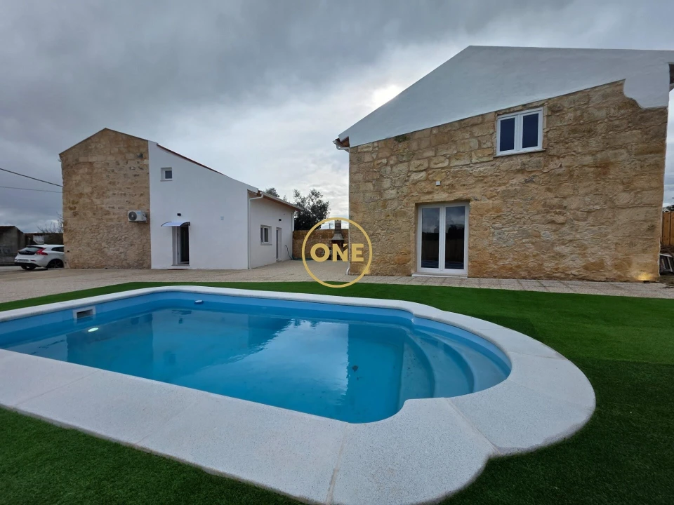 Moradia T2 para Venda em Arneiro das Milhariças Foto 1