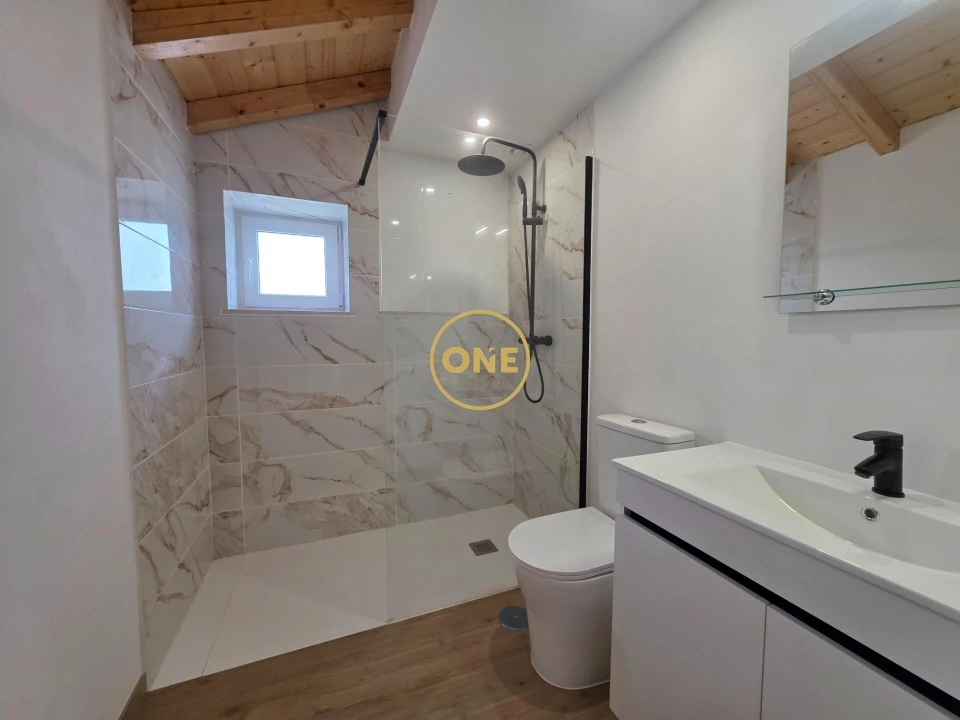 Moradia T2 para Venda em Arneiro das Milhariças Foto 24