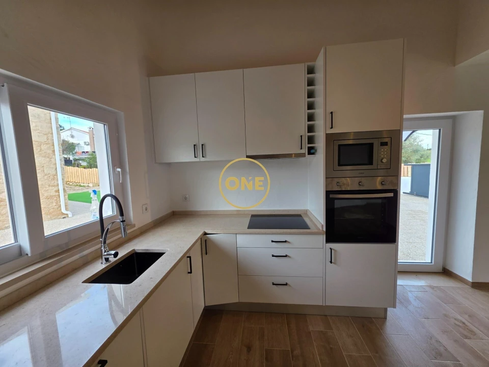 Moradia T2 para Venda em Arneiro das Milhariças Foto 5