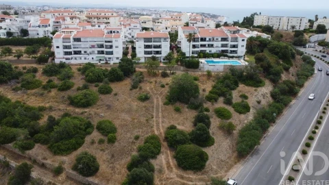 Terreno para Venda em Albufeira e Olhos de Água
