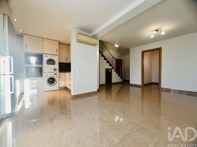 Apartamento T2 para Venda em Quarteira Foto 3