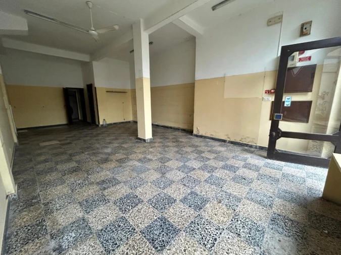 Loja para Arrendamento em Serra e Junceira