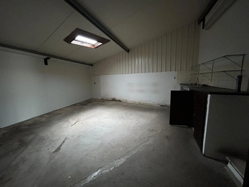 Loja para Arrendamento em Serra e Junceira Foto 5