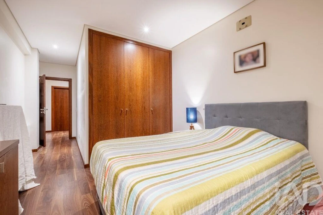 Apartamento T4 para Venda em Cidade da Maia Foto 12