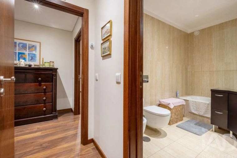 Apartamento T4 para Venda em Cidade da Maia Foto 22