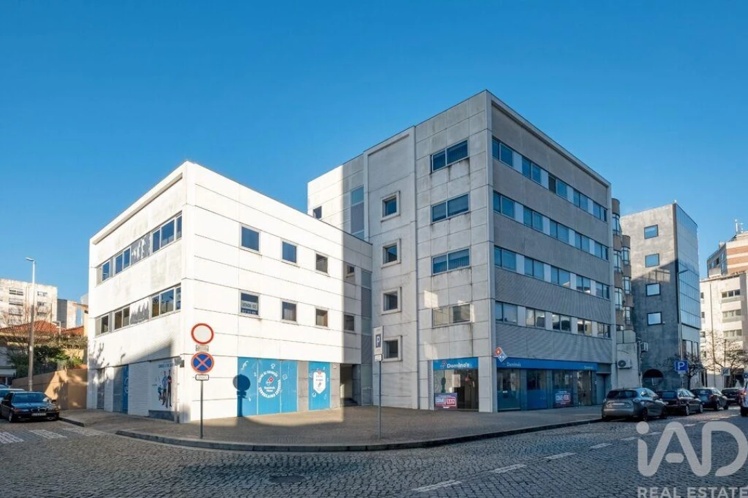 Apartamento T4 para Venda em Cidade da Maia Foto 1