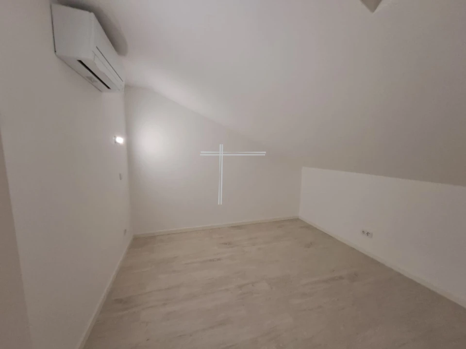 Moradia T4 para Venda em Corroios Foto 17