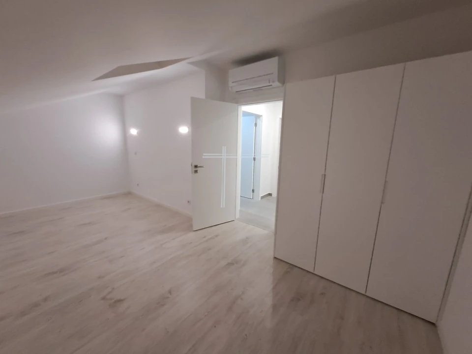 Moradia T4 para Venda em Corroios Foto 23