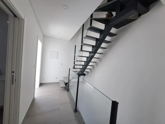 Moradia T4 para Venda em Corroios Foto 22