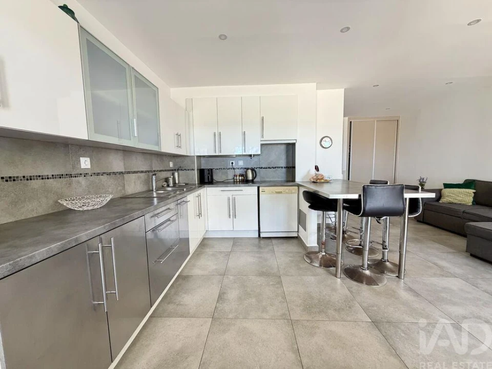 Apartamento T2 para Venda em Quarteira Foto 3