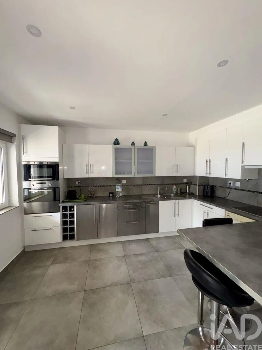 Apartamento T2 para Venda em Quarteira Foto 3