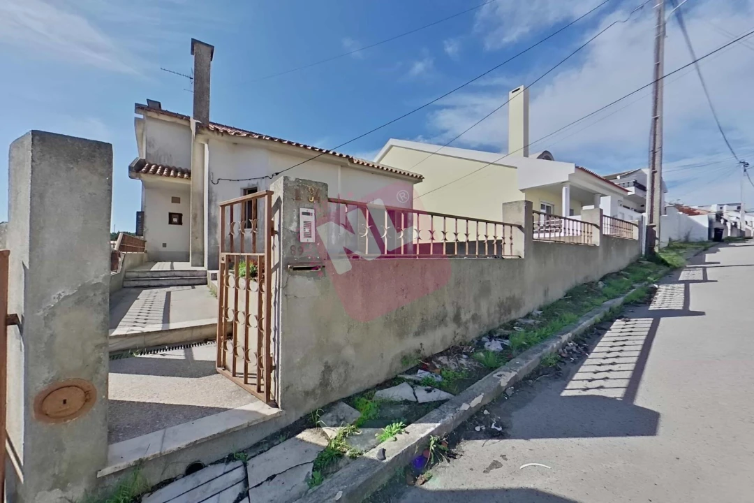 Moradia T2 para Venda em Charneca de Caparica e Sobreda Foto 4