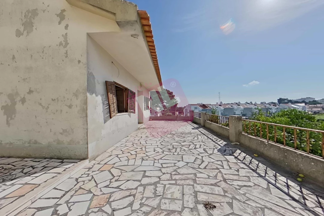 Moradia T2 para Venda em Charneca de Caparica e Sobreda Foto 9