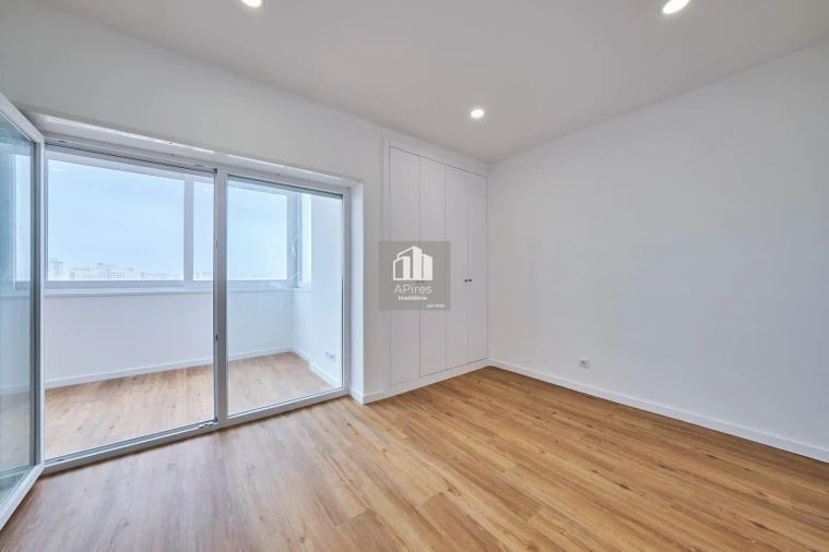 Apartamento T2 para Venda em Costa da Caparica Foto 9