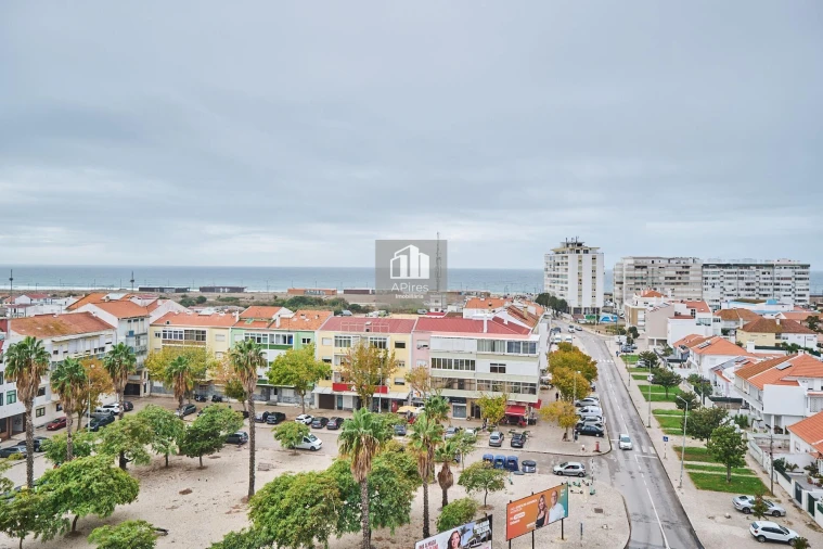 Apartamento T2 para Venda em Costa da Caparica Foto 2