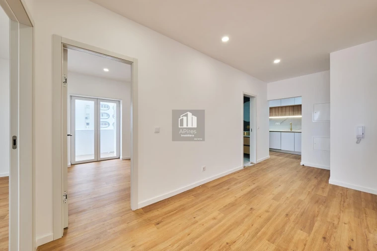 Apartamento T2 para Venda em Costa da Caparica Foto 3