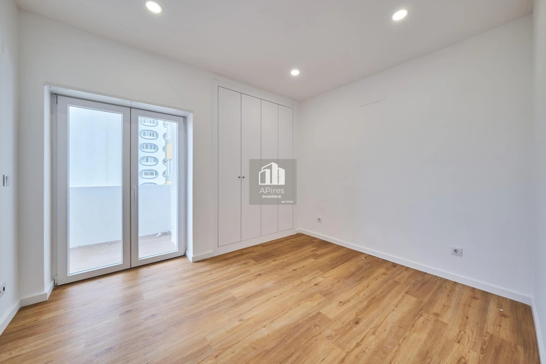 Apartamento T2 para Venda em Costa da Caparica Foto 8