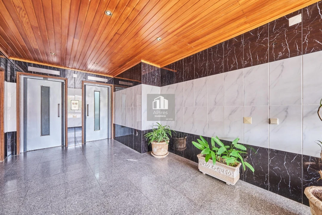 Apartamento T2 para Venda em Costa da Caparica Foto 21