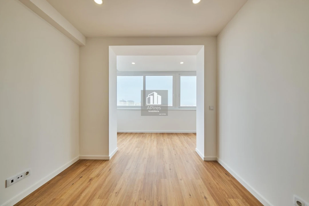 Apartamento T2 para Venda em Costa da Caparica Foto 4