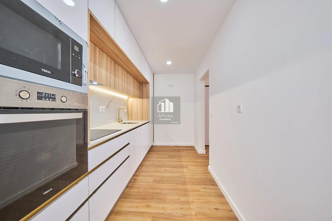 Apartamento T2 para Venda em Costa da Caparica Foto 17