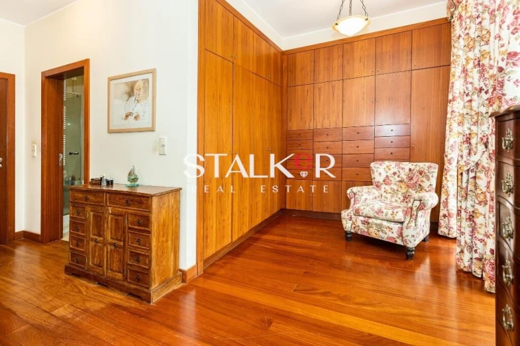 Moradia T4 para Venda em Espinho Foto 16