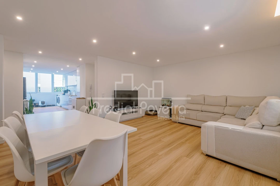 Apartamento T4 para Venda em Póvoa de Varzim, Beiriz e Argivai Foto 1