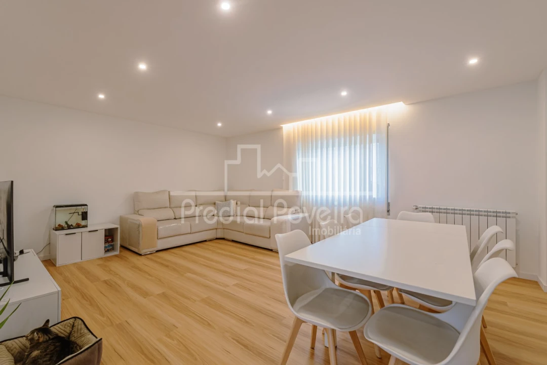 Apartamento T4 para Venda em Póvoa de Varzim, Beiriz e Argivai Foto 2