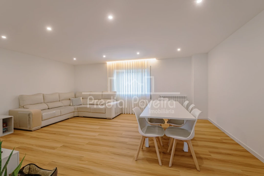 Apartamento T4 para Venda em Póvoa de Varzim, Beiriz e Argivai Foto 3