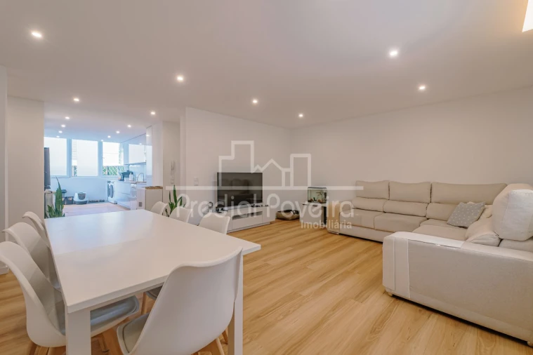 Apartamento T4 para Venda em Póvoa de Varzim, Beiriz e Argivai