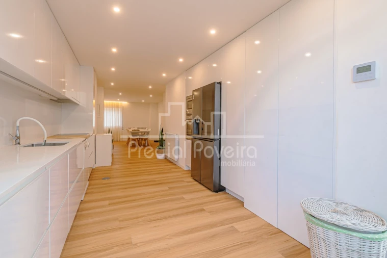 Apartamento T4 para Venda em Póvoa de Varzim, Beiriz e Argivai Foto 6