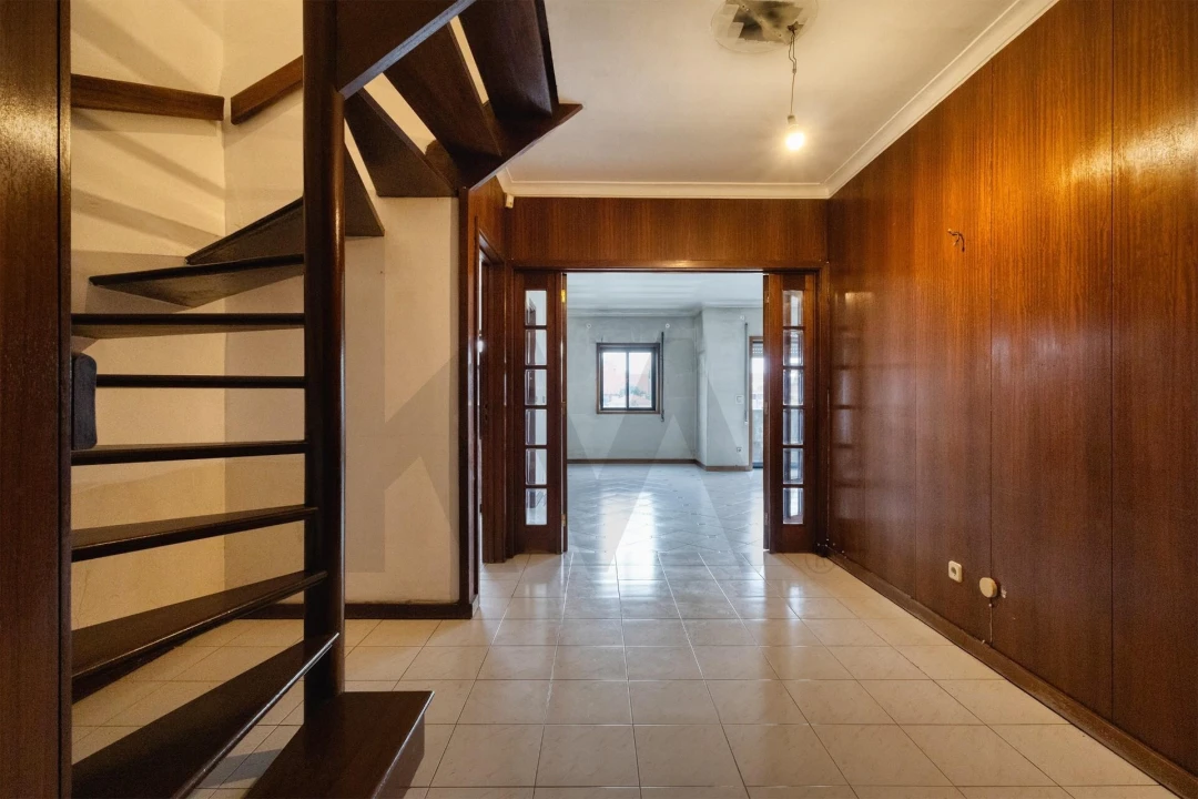 Apartamento T5 para Venda em Paranhos Foto 5