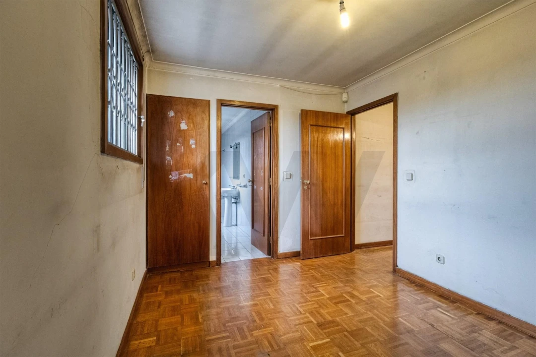 Apartamento T5 para Venda em Paranhos Foto 33