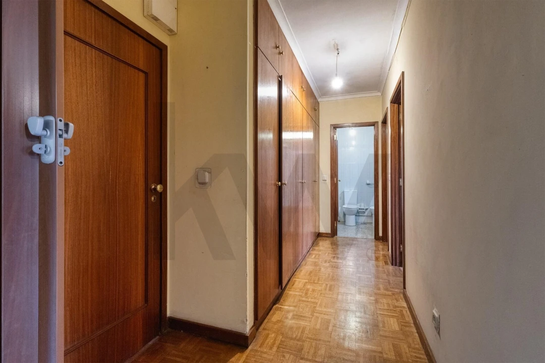 Apartamento T5 para Venda em Paranhos Foto 18