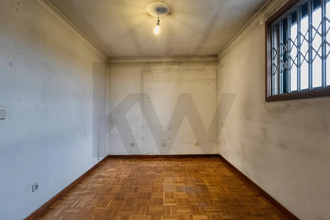 Apartamento T5 para Venda em Paranhos Foto 32
