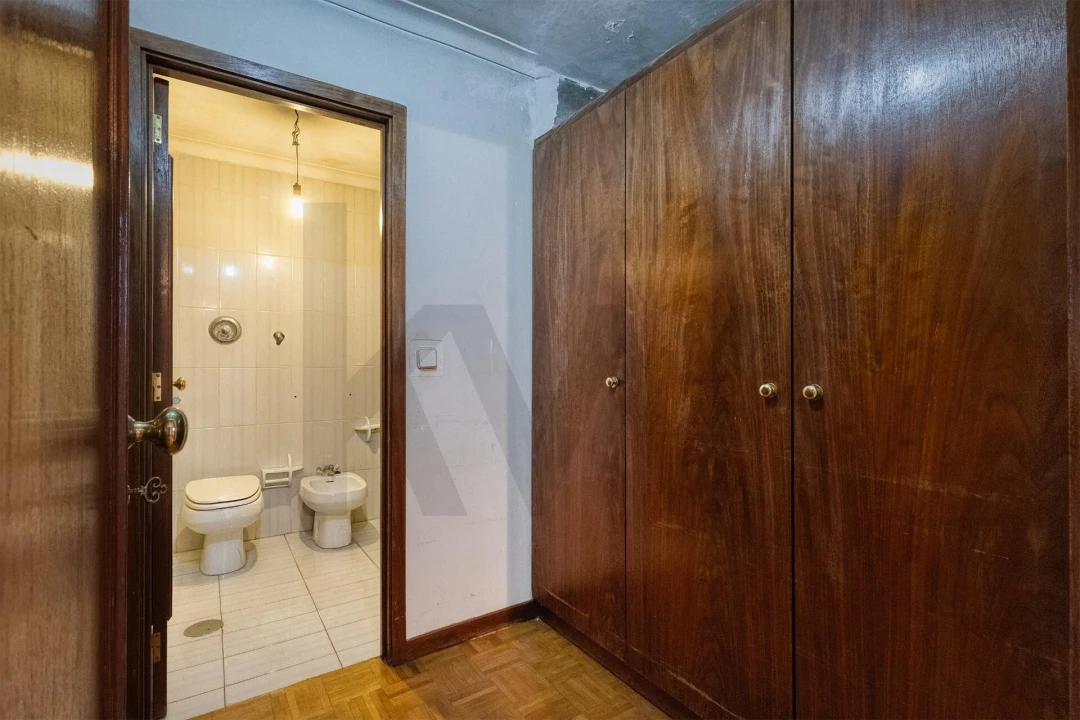Apartamento T5 para Venda em Paranhos Foto 37