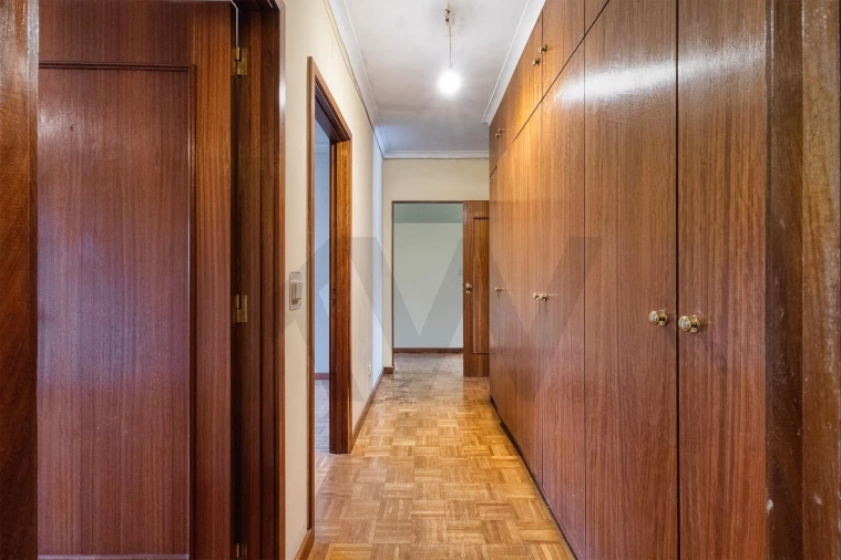 Apartamento T5 para Venda em Paranhos Foto 19