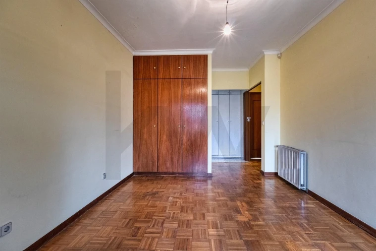 Apartamento T5 para Venda em Paranhos Foto 29