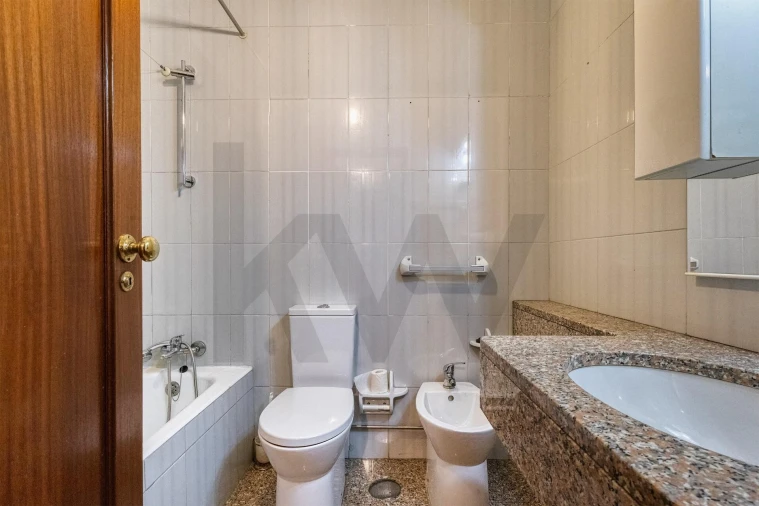 Apartamento T5 para Venda em Paranhos Foto 20