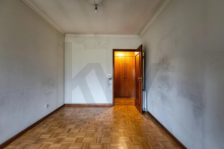 Apartamento T5 para Venda em Paranhos Foto 25