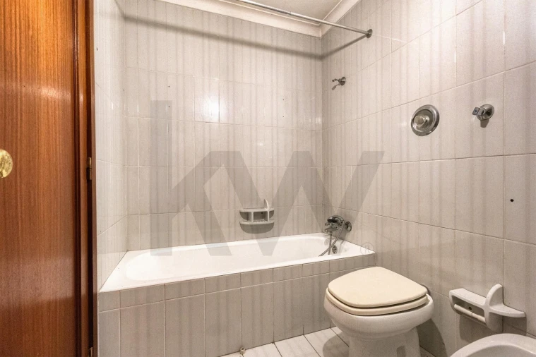 Apartamento T5 para Venda em Paranhos Foto 39