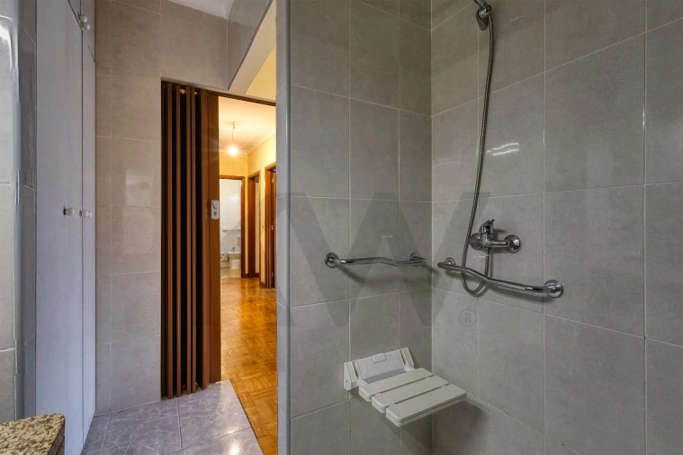 Apartamento T5 para Venda em Paranhos Foto 31