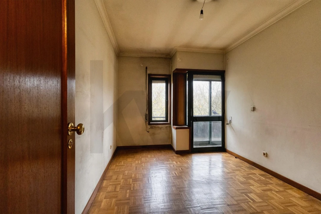 Apartamento T5 para Venda em Paranhos Foto 24