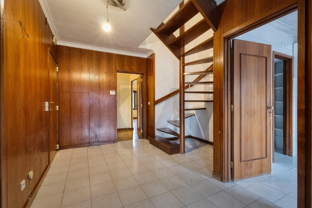 Apartamento T5 para Venda em Paranhos Foto 6