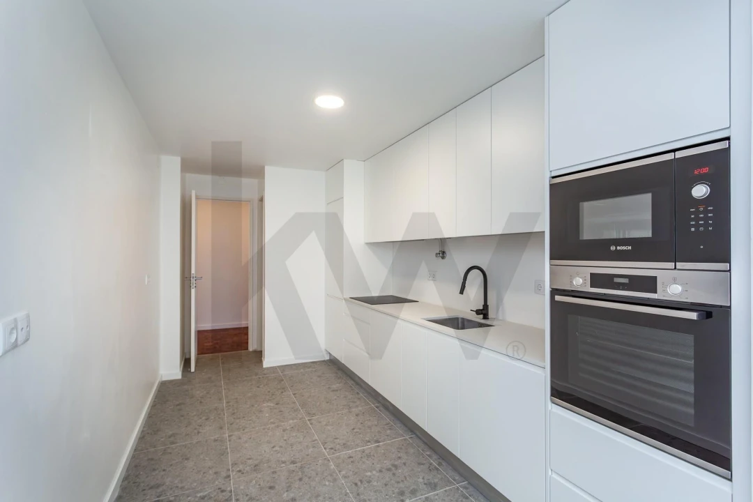 Apartamento T4 para Arrendamento em Algés, Linda-A-Velha e Cruz Quebrada-Dafundo Foto 34