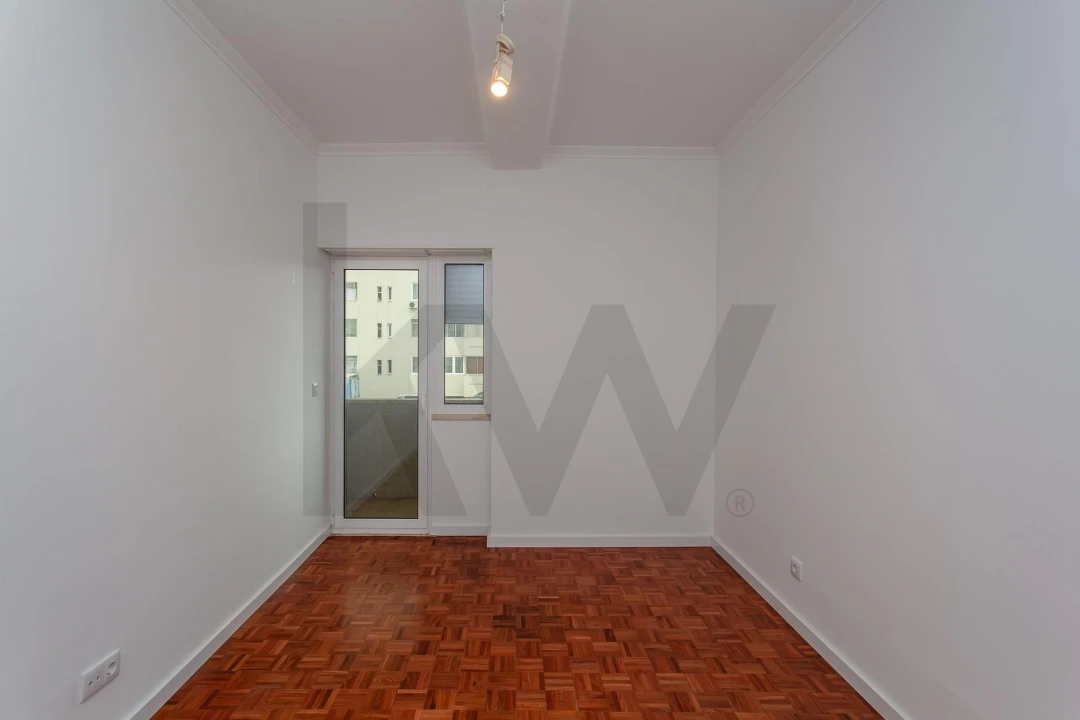 Apartamento T4 para Arrendamento em Algés, Linda-A-Velha e Cruz Quebrada-Dafundo Foto 17