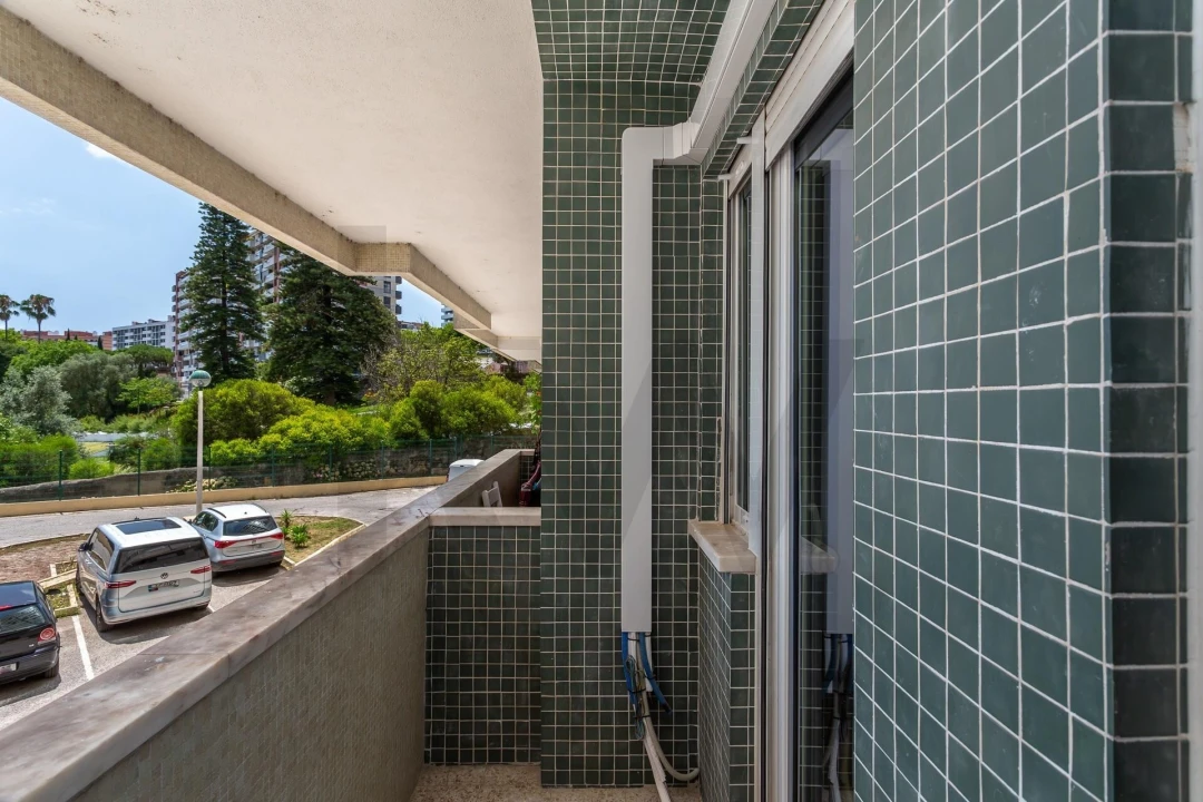 Apartamento T4 para Arrendamento em Algés, Linda-A-Velha e Cruz Quebrada-Dafundo Foto 1